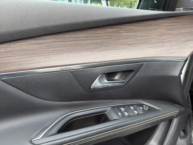 Peugeot 5008 view 14
