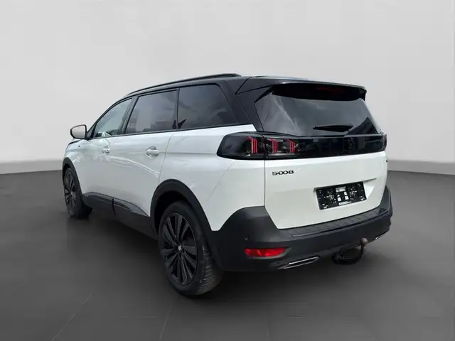 Peugeot 5008 view 3
