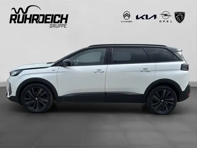 Peugeot 5008 view 2