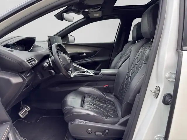 Peugeot 5008 view 8