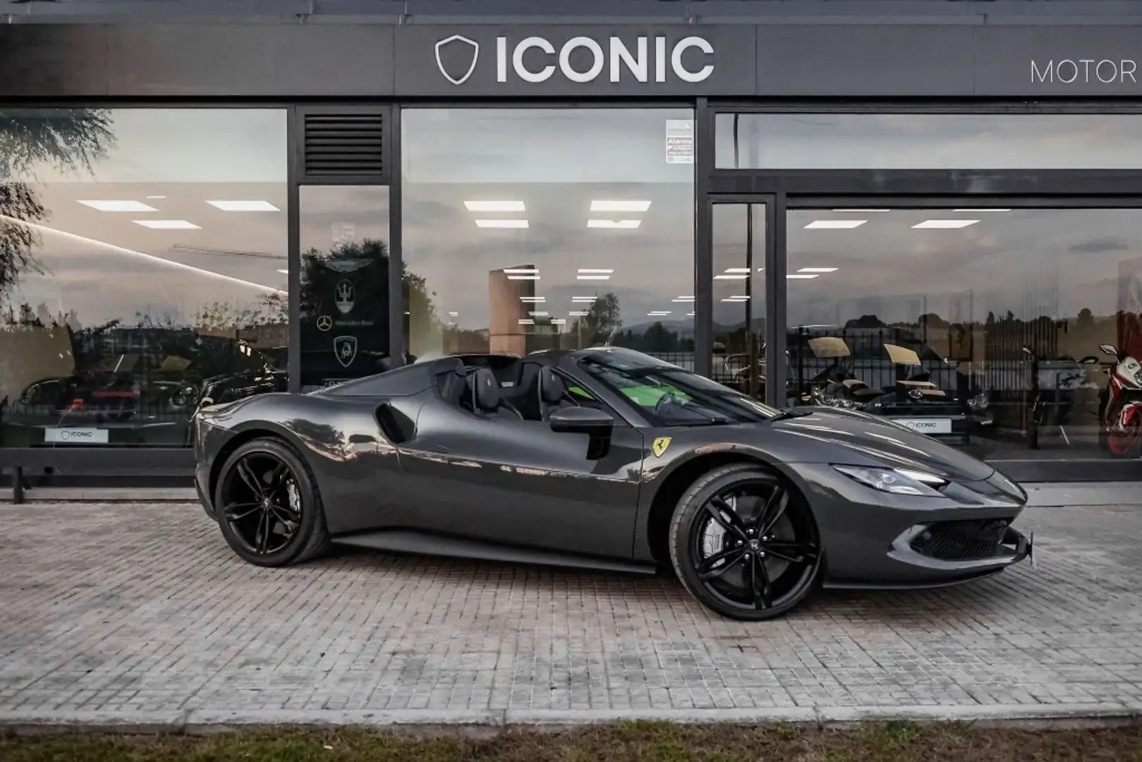 Ferrari 296 GTS Grijs - 1