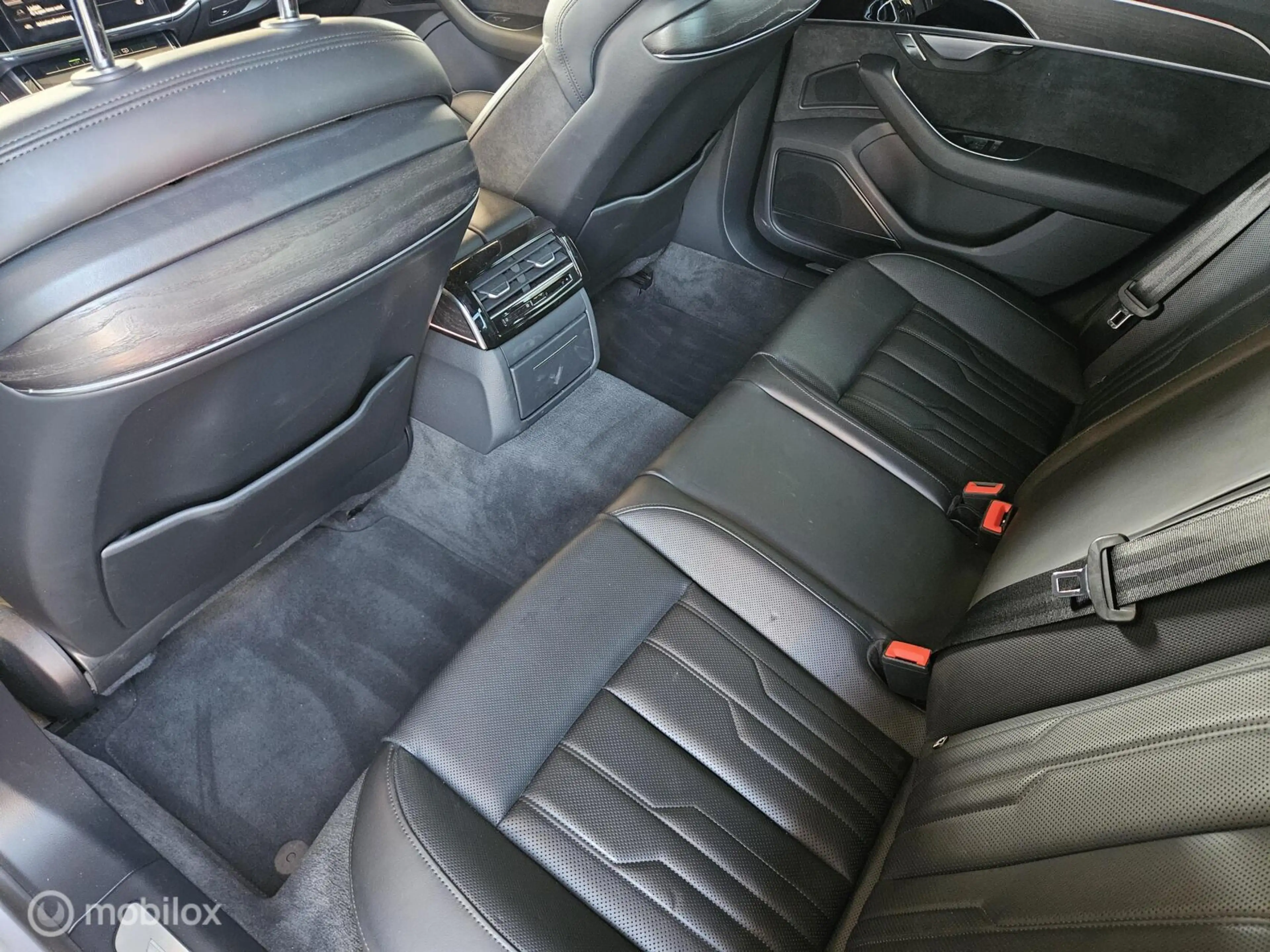 Audi A8 60 TFSI e quattro Pro Line Plus — photo 14