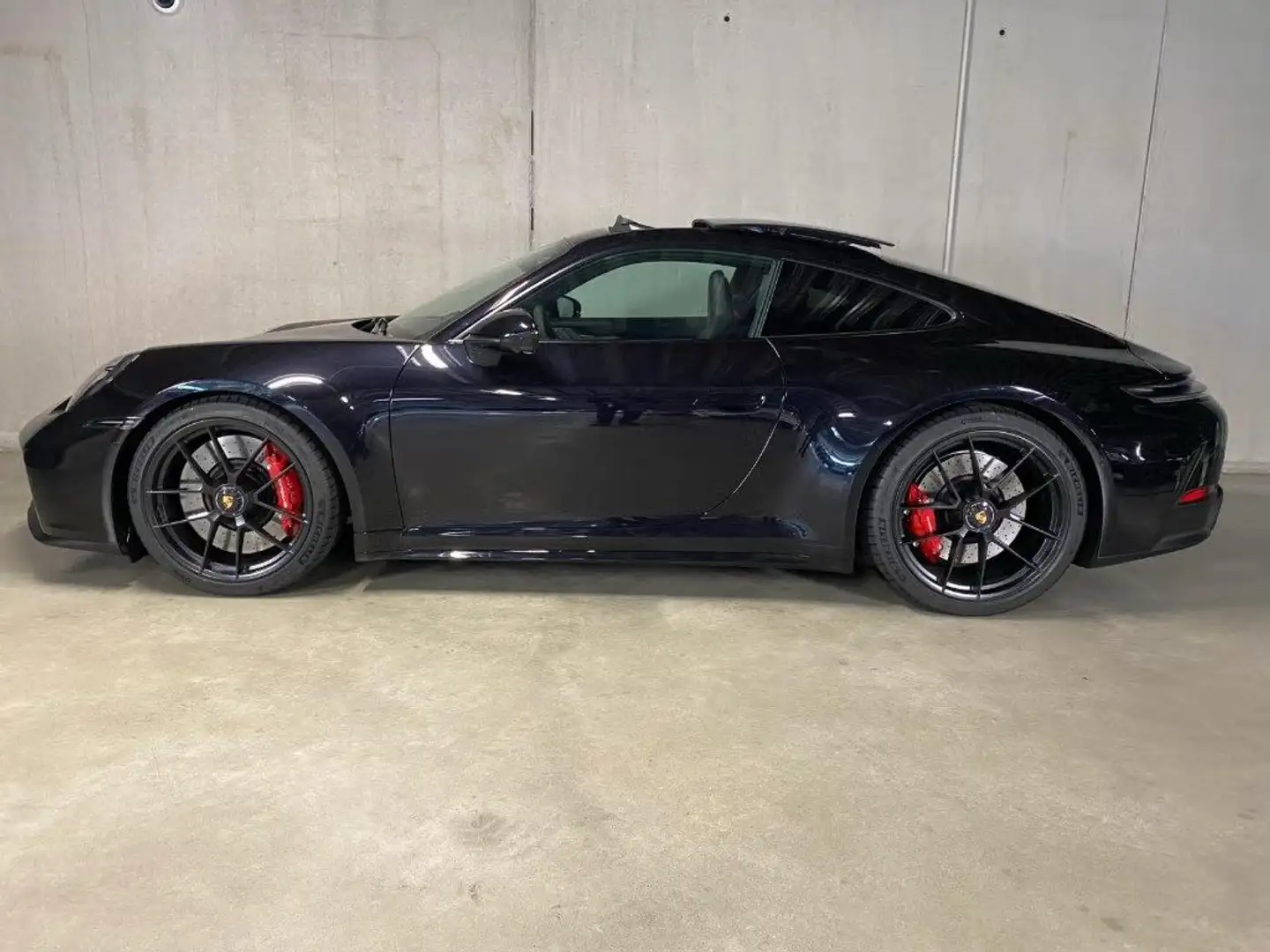 Porsche 911 Carrera GTS MY2025 Zwart - 2