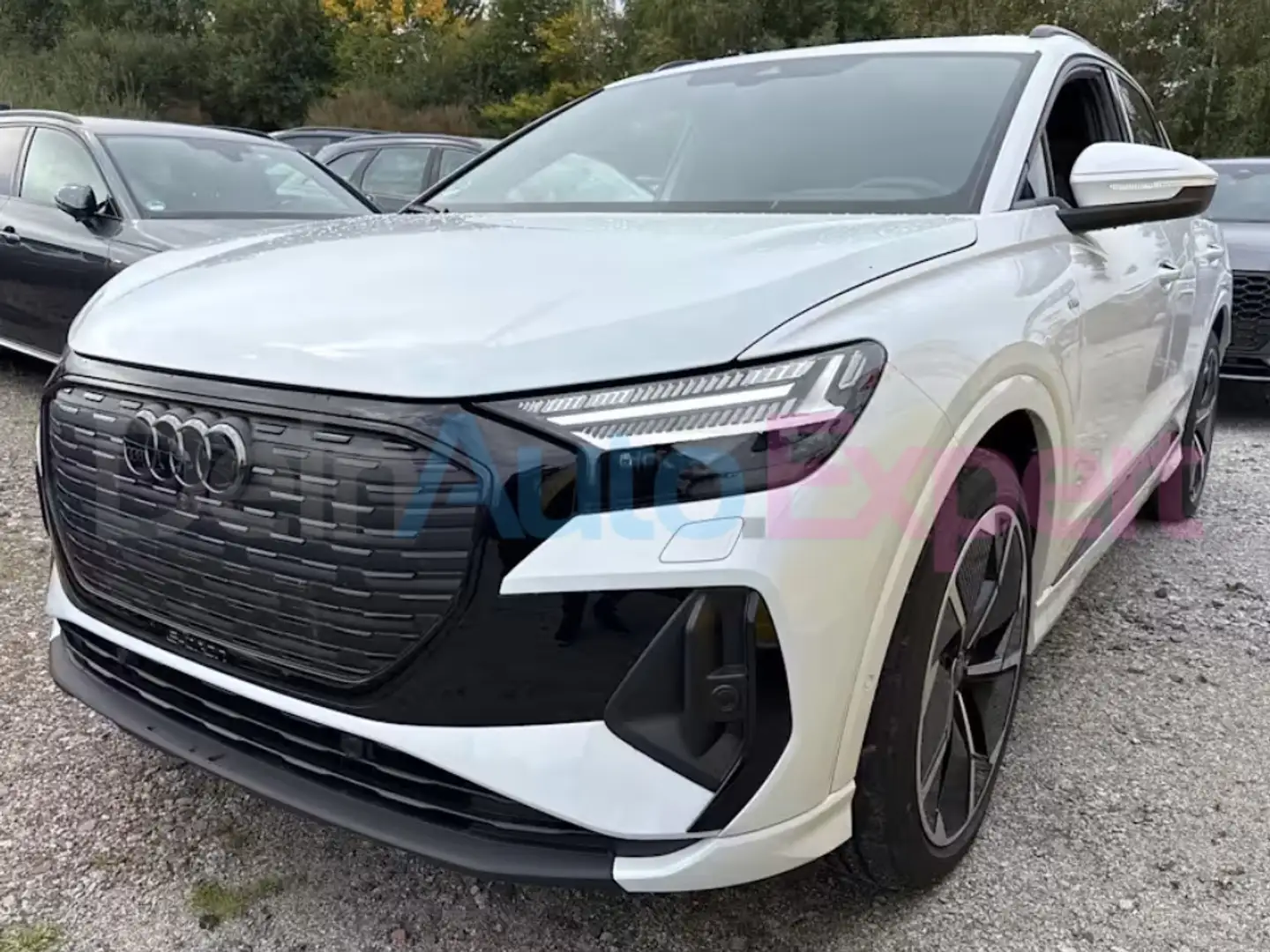 Audi Q4 e-tron 40 e-tron S-line *PANO*Headup*AHK*MATRIX*NAVI*CAM* Blanc - 2