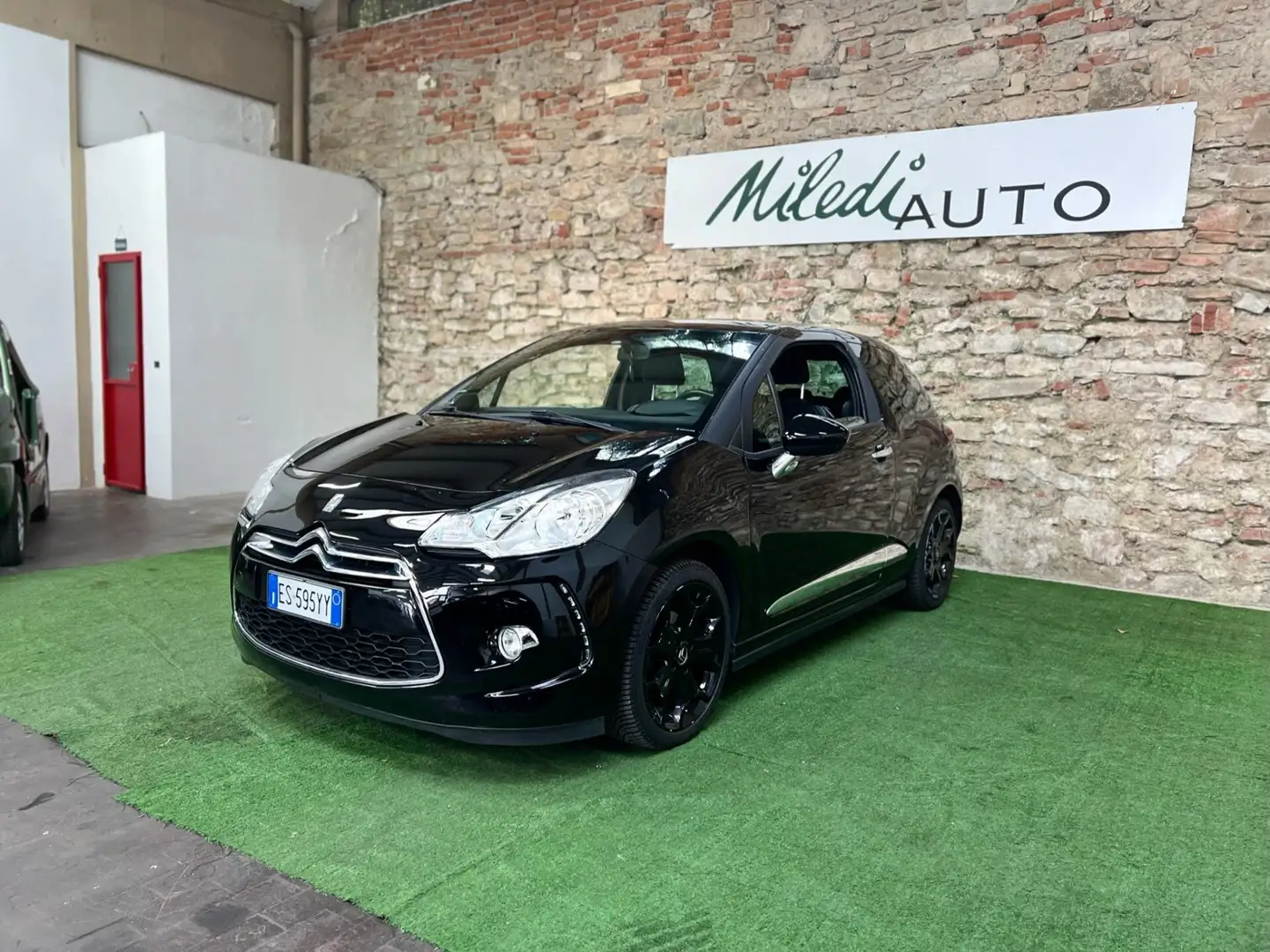 Citroen DS3 DS3 1.2 vti Just Black c/clima 82cv Nero - 2