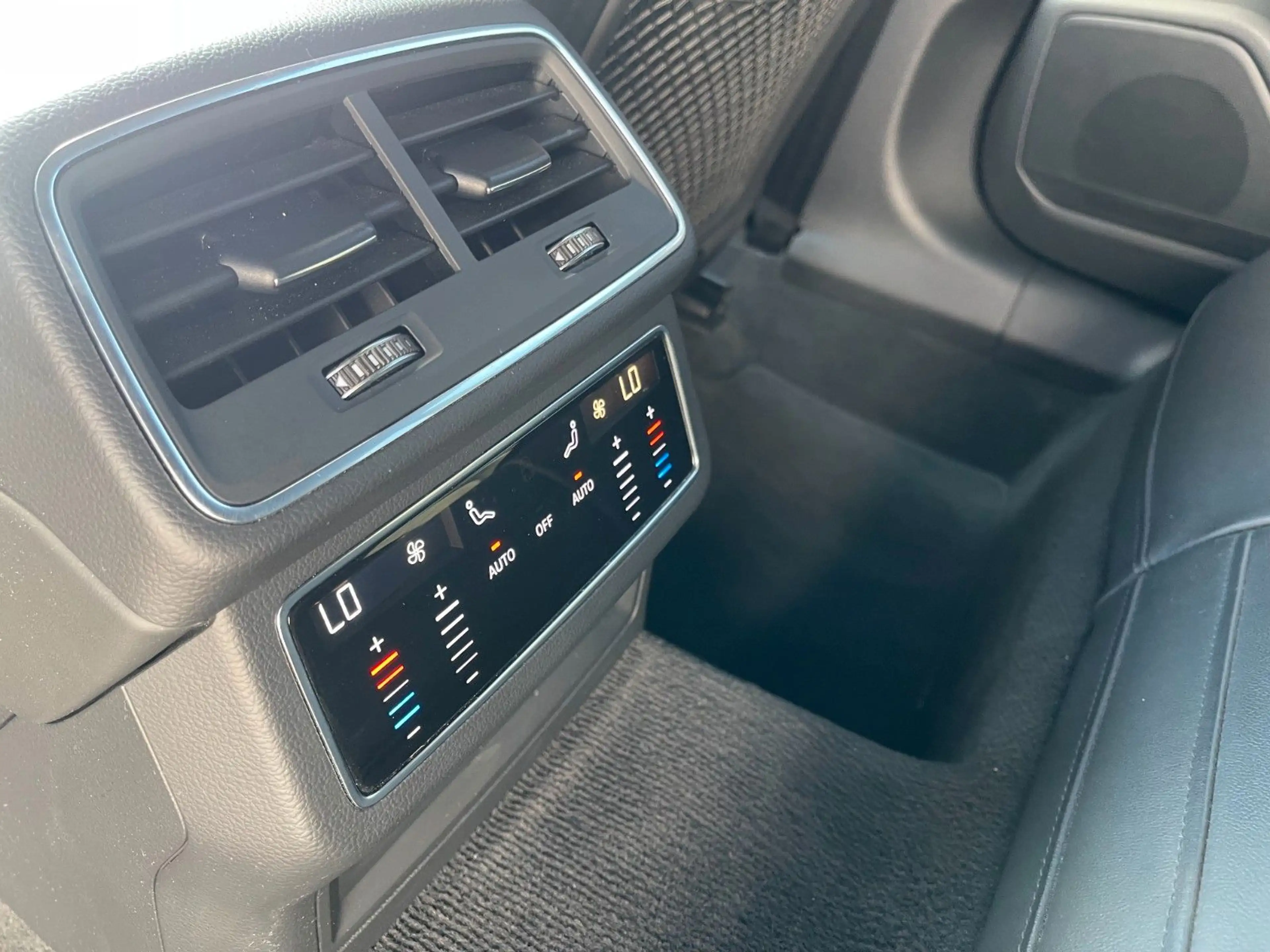 Audi RS6 4.0 TFSI tiptronic quattro — photo 11