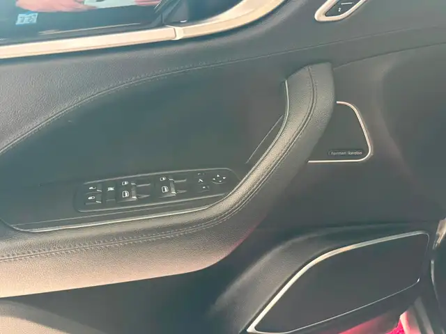 Maserati Levante view 17