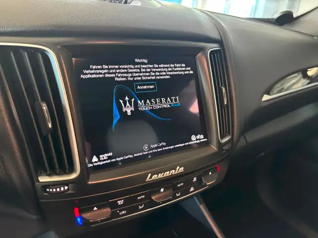 Maserati Levante view 29