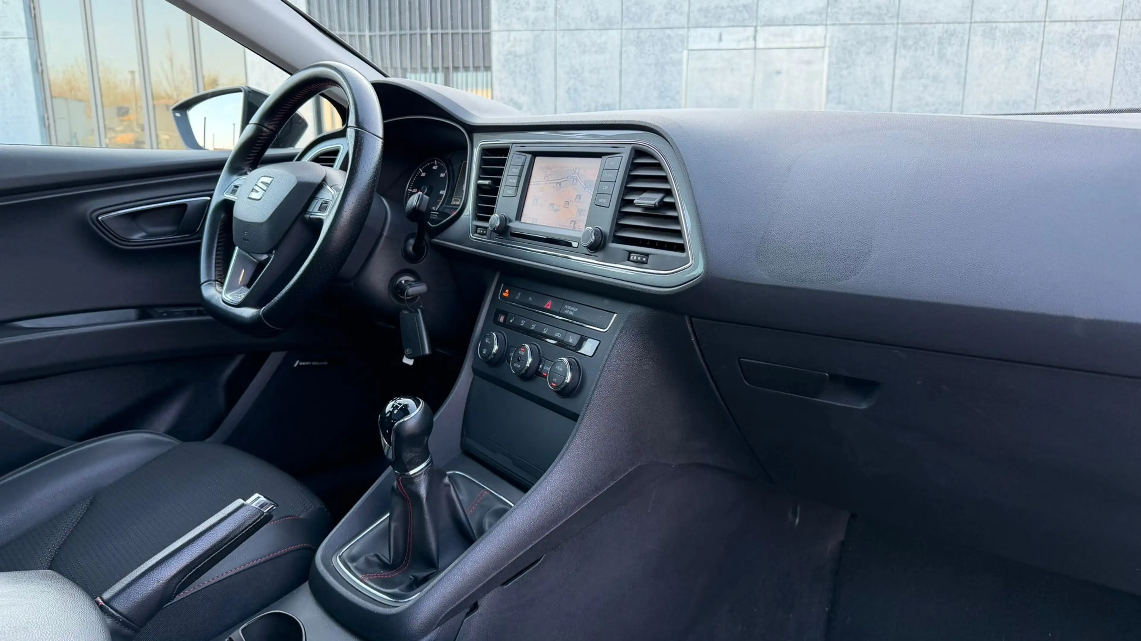 SEAT Leon FR — photo 11