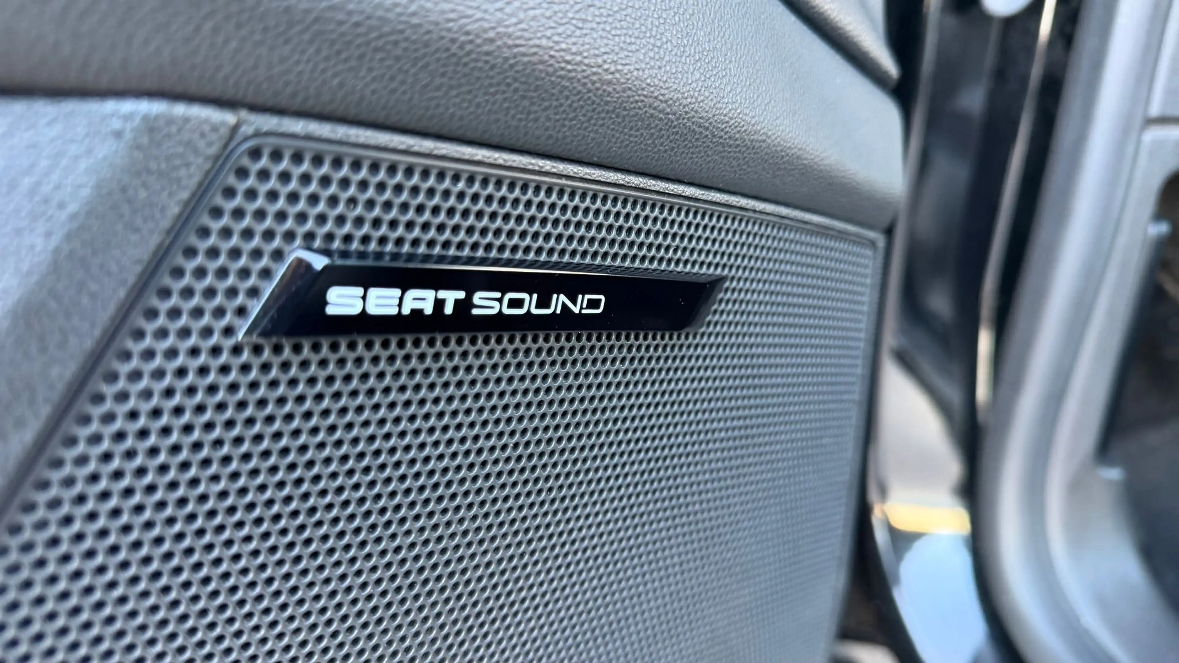 SEAT Leon FR — photo 13