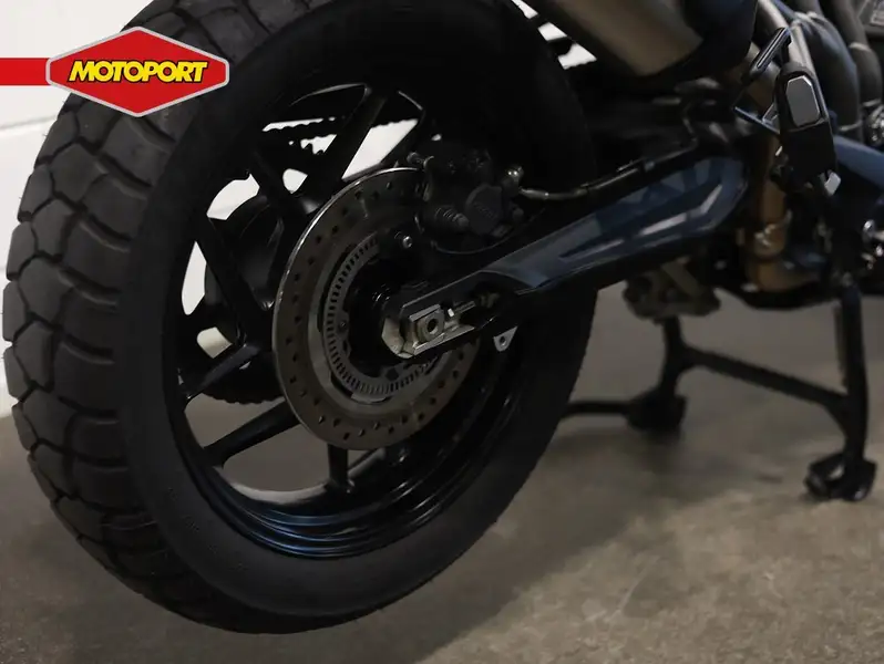 Triumph Tiger 800 - foto 3