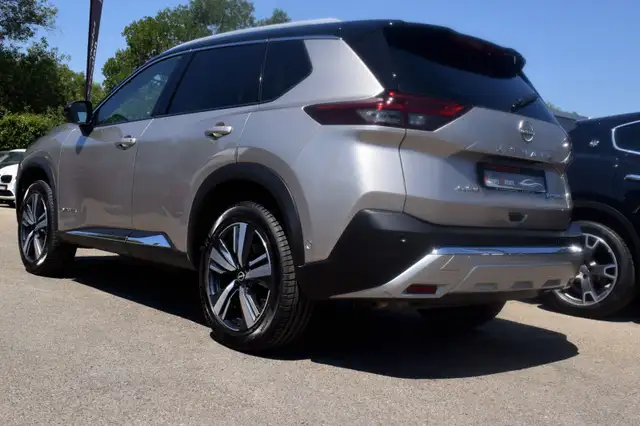 Nissan X-Trail view 4