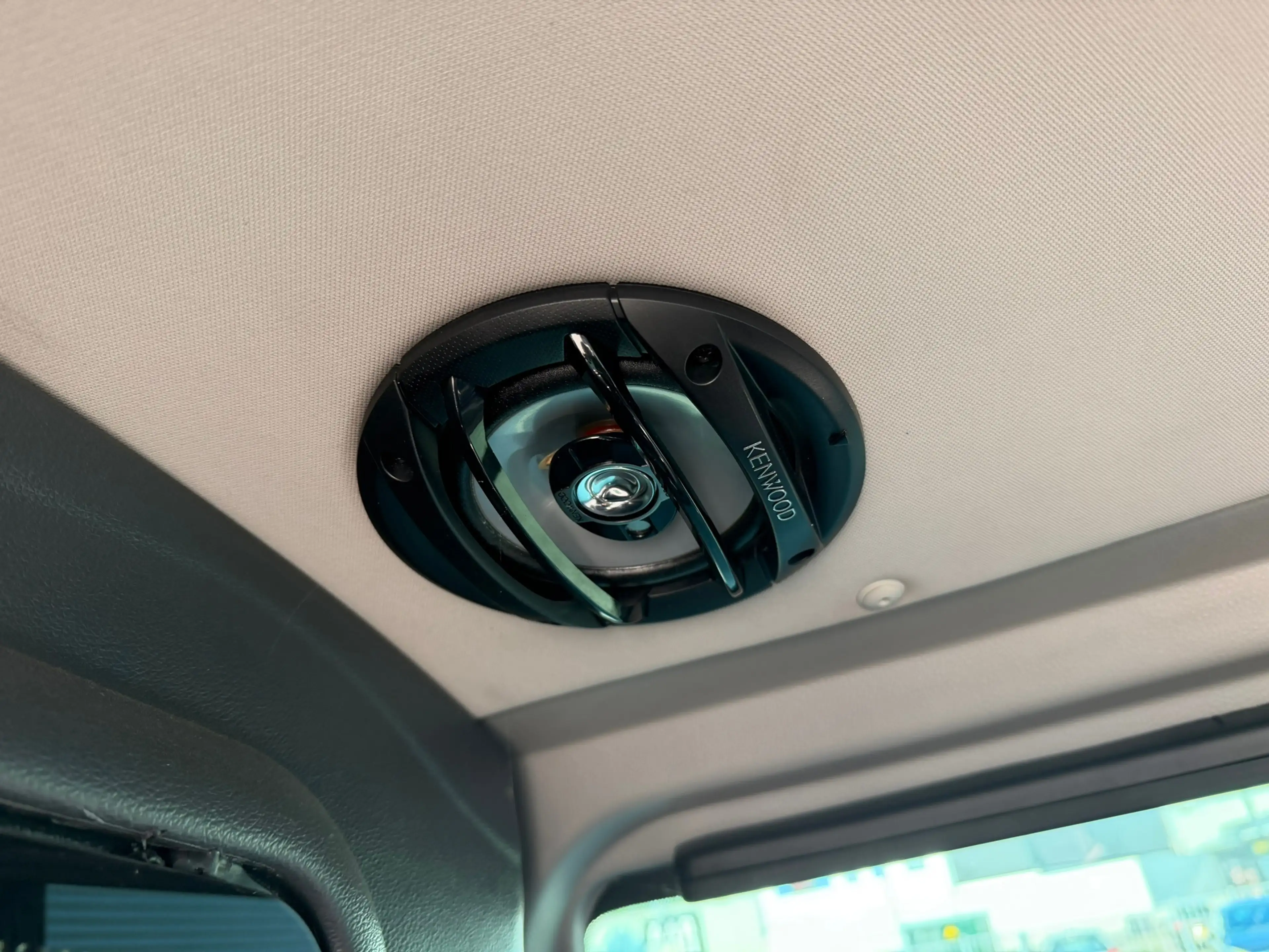 Volkswagen Transporter 2.0 TDI L2H1 DC Comfortline — photo 15