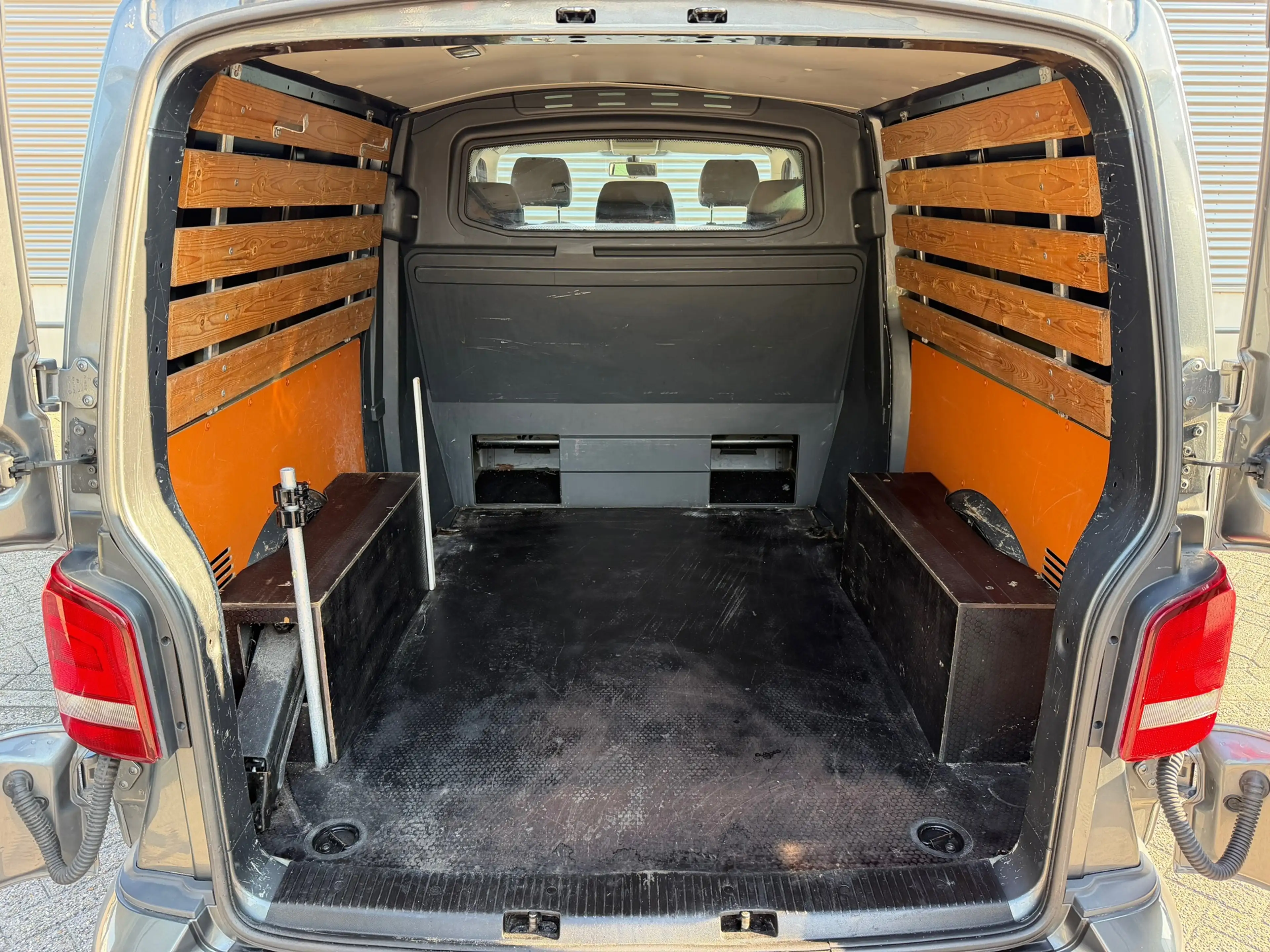 Volkswagen Transporter 2.0 TDI L2H1 DC Comfortline — photo 9