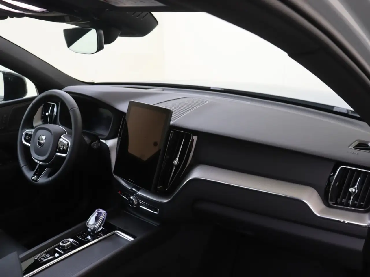 Volvo XC60 2026 — фото 12
