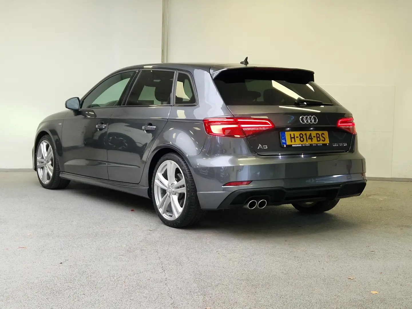 Audi A3 Sportback 35 TFSI CoD 3x S-Line | CARPLAY | VIRTUA Grijs - 2
