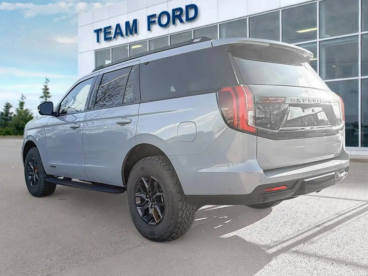 Ford Expedition снимка Ford Expedition