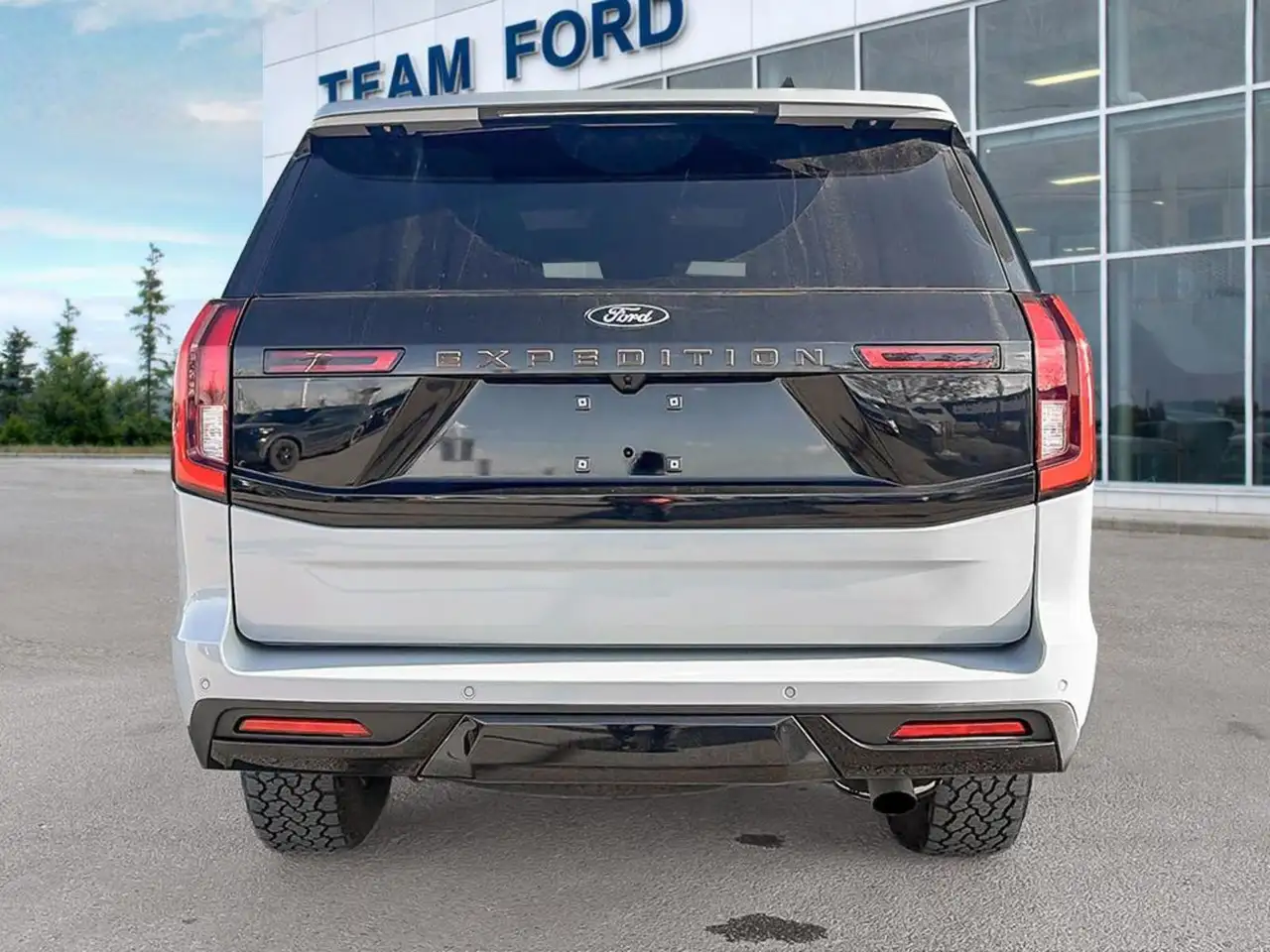 Ford Expedition снимка Ford Expedition