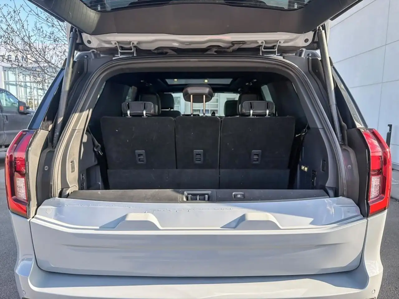 Ford Expedition снимка Ford Expedition
