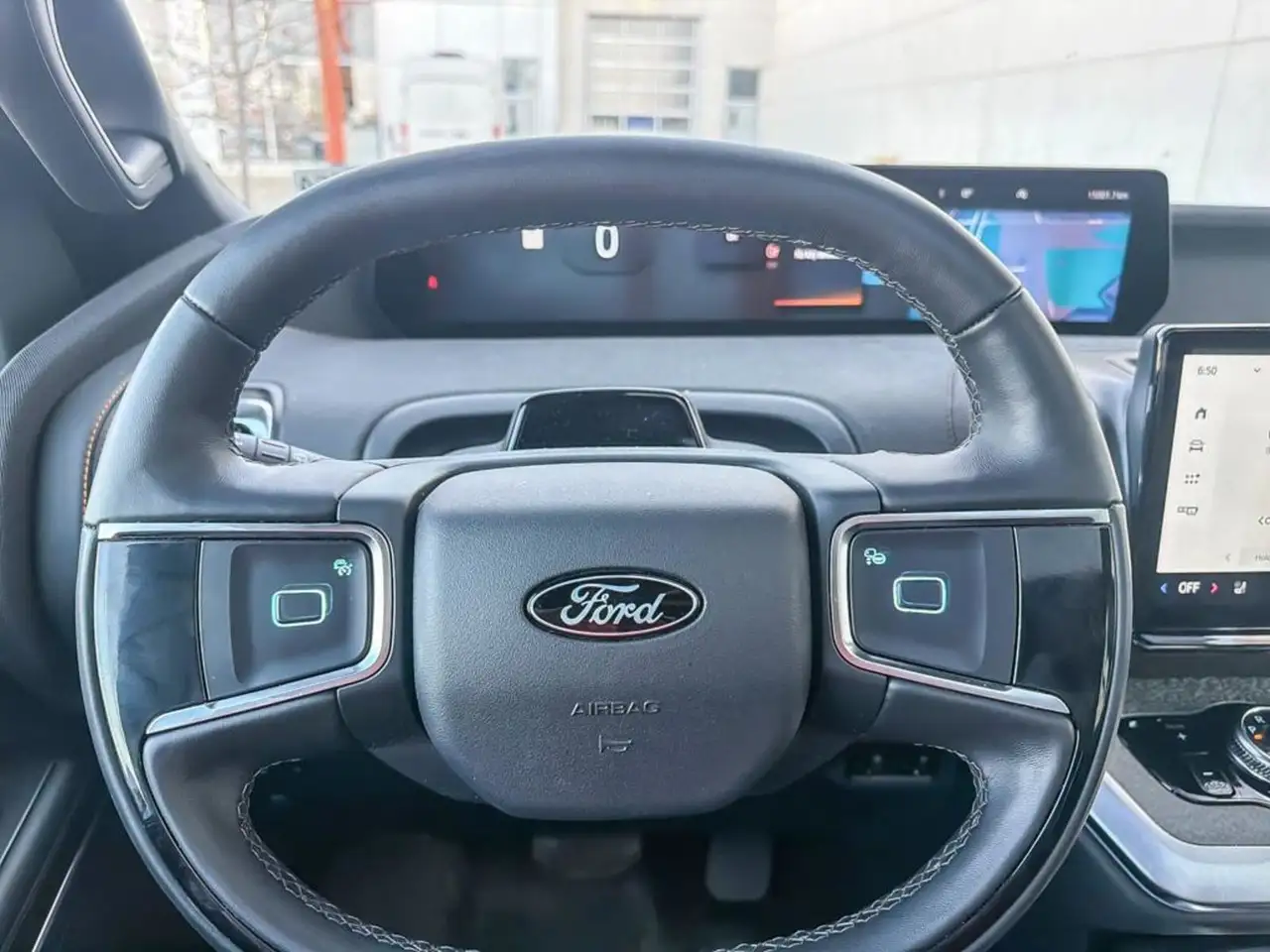 Ford Expedition снимка Ford Expedition
