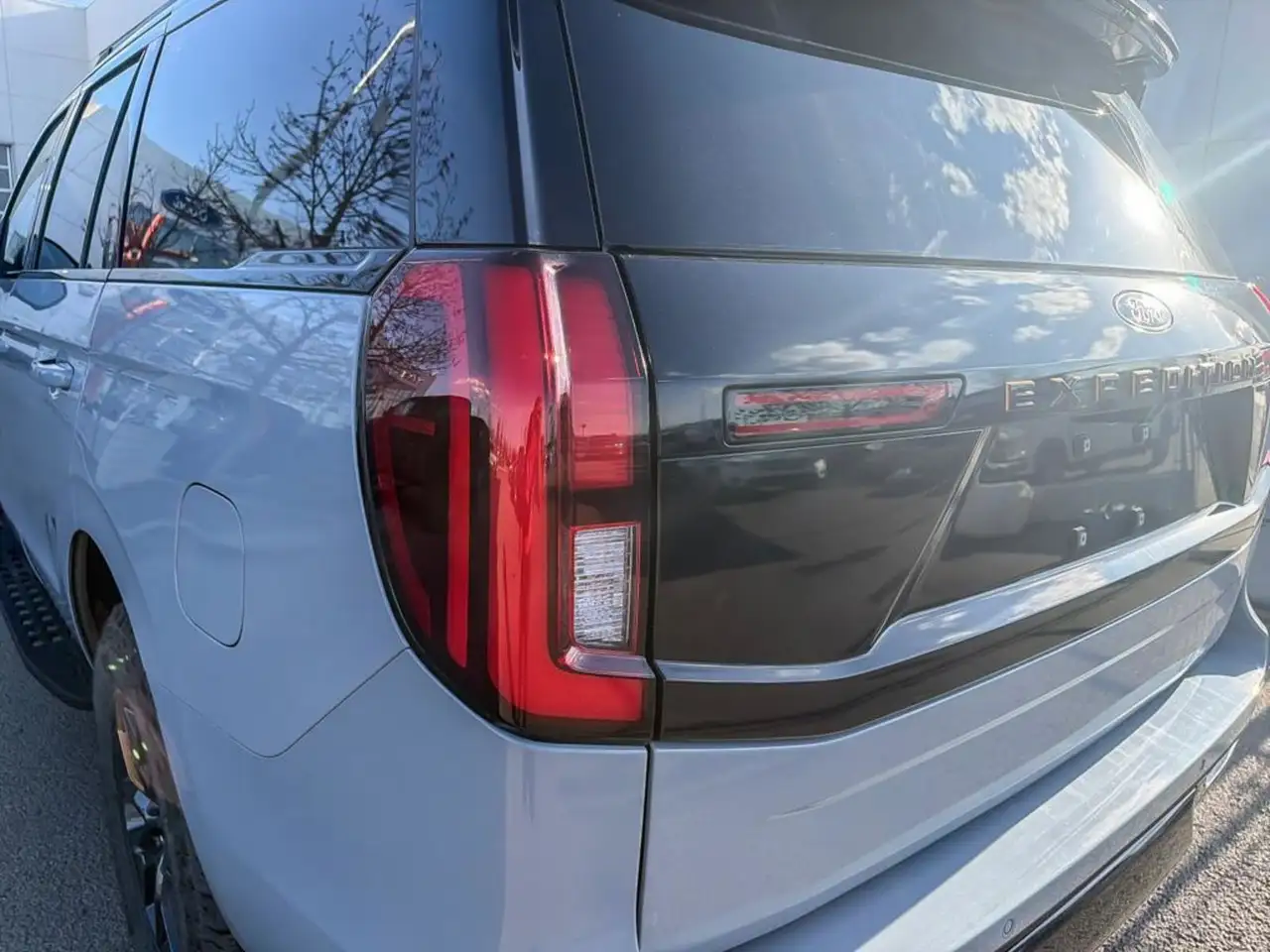 Ford Expedition снимка Ford Expedition