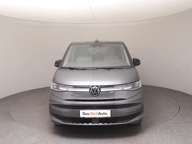 Volkswagen Multivan view 3