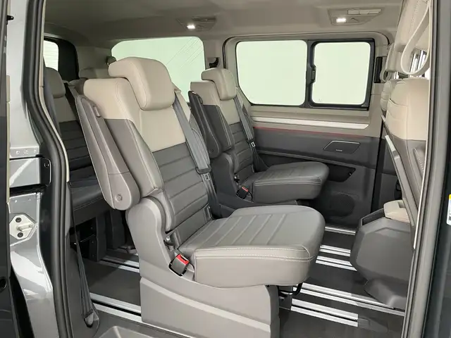 Volkswagen Multivan view 12
