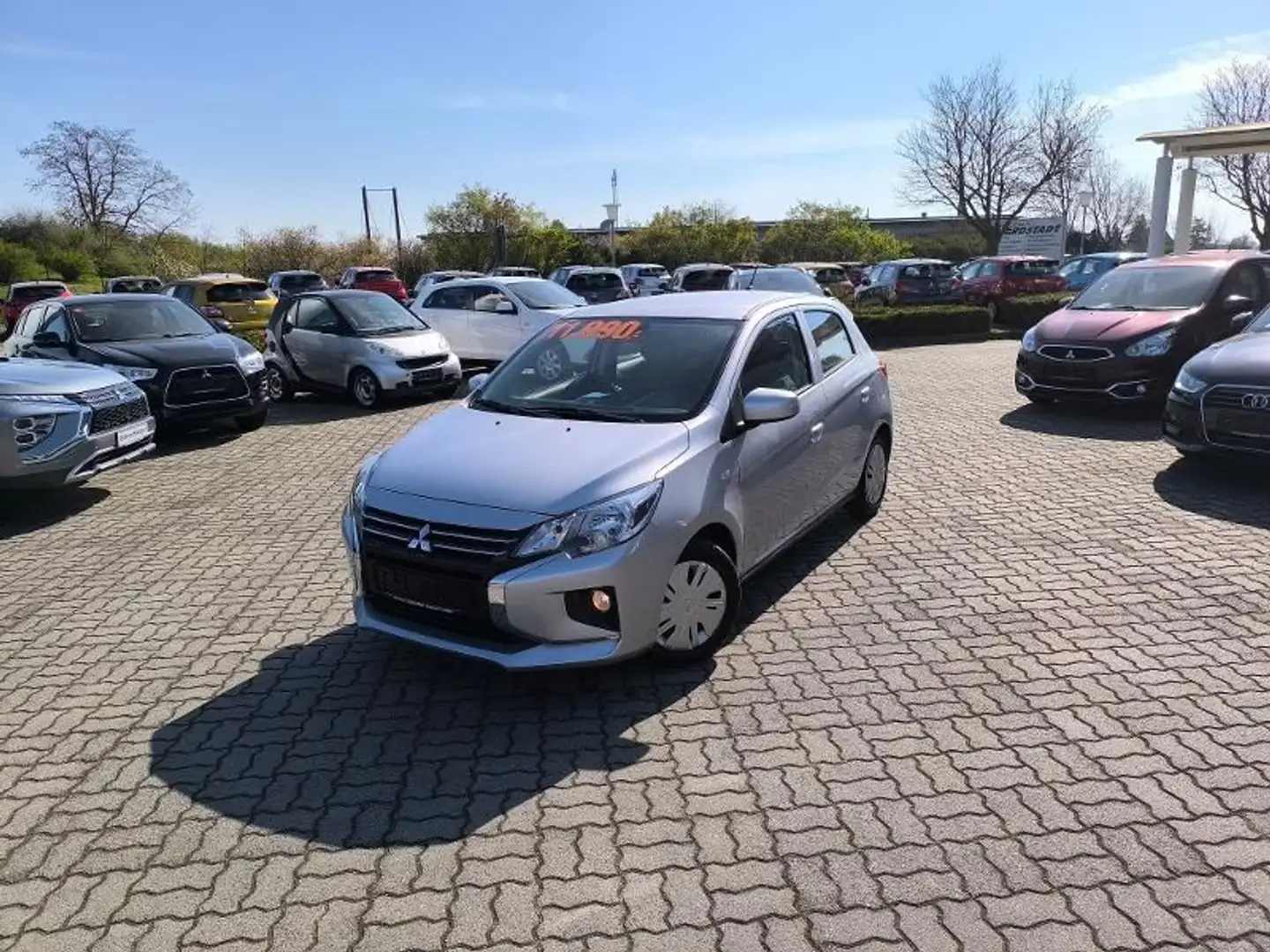 Mitsubishi Space Star Select 1.2 MIVEC 5-Gang Argento - 1