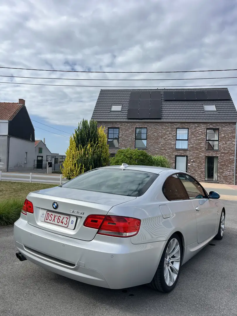 BMW 325 325i Coupe - 1