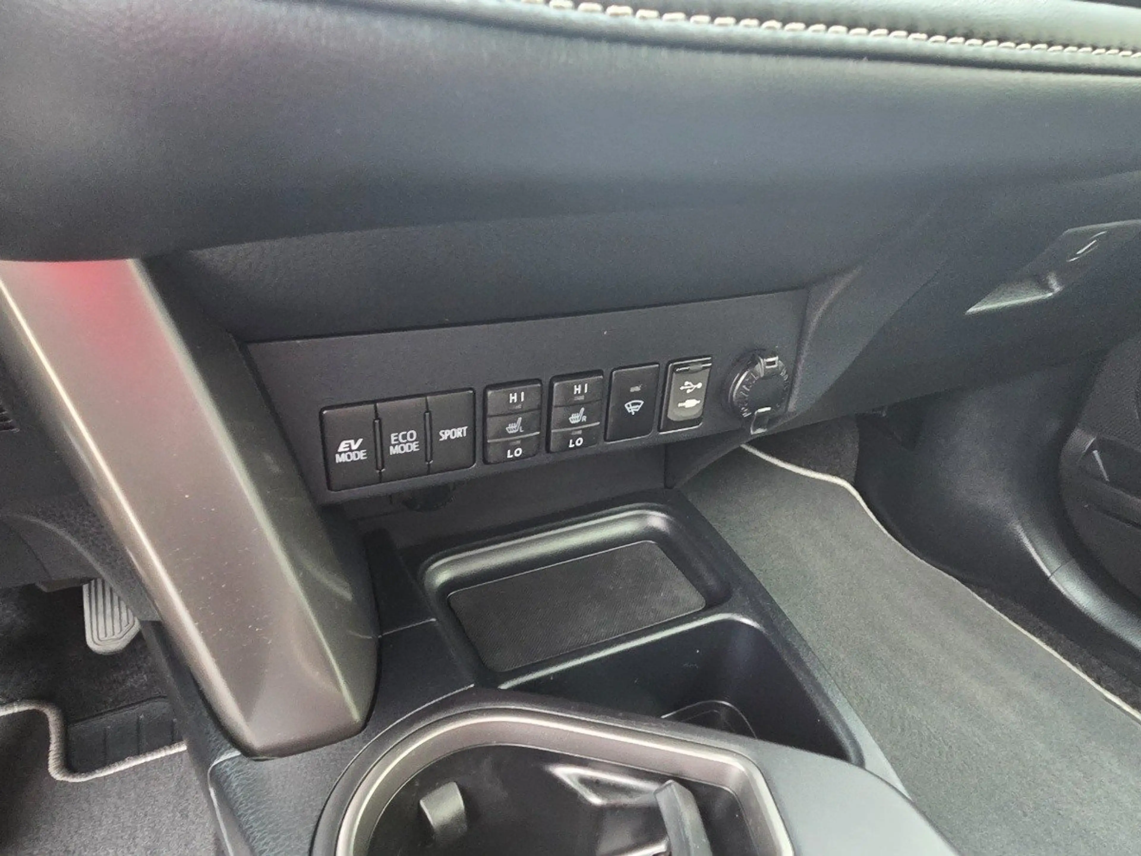 Toyota RAV 4 RAV4 2.5 Hybrid Team D AHK LED SHZ Kamera — photo 16