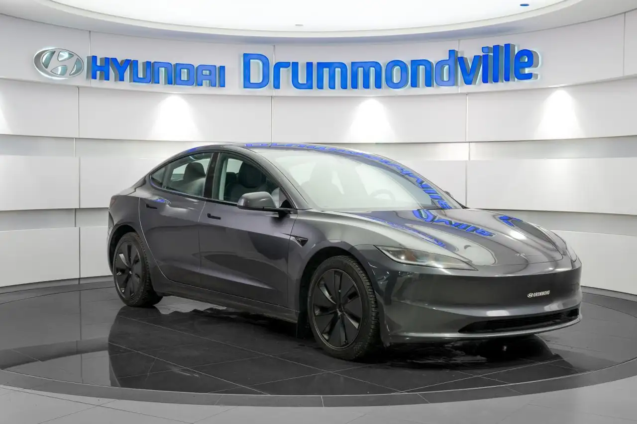 Tesla Model 3 снимка Tesla Model 3