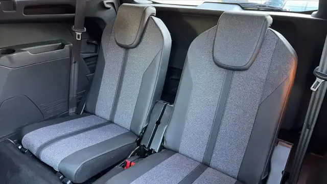 Peugeot 5008 view 25