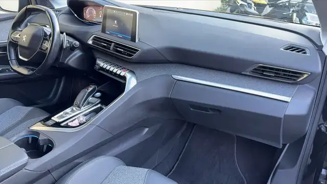 Peugeot 5008 view 10