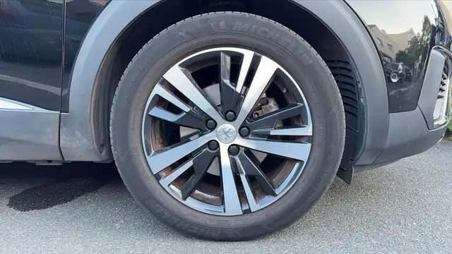 Peugeot 5008 view 17