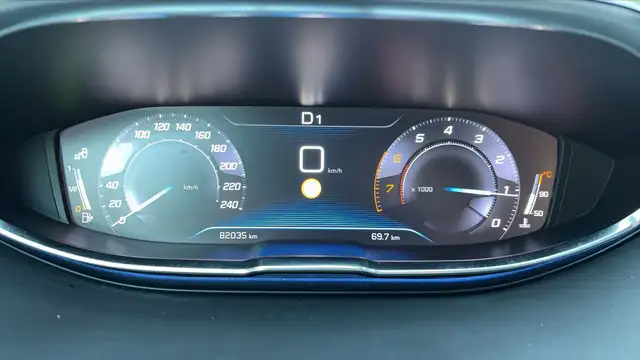Peugeot 5008 view 12