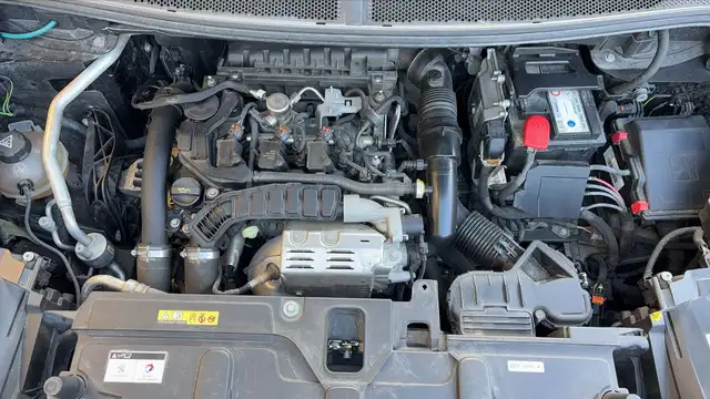 Peugeot 5008 view 15