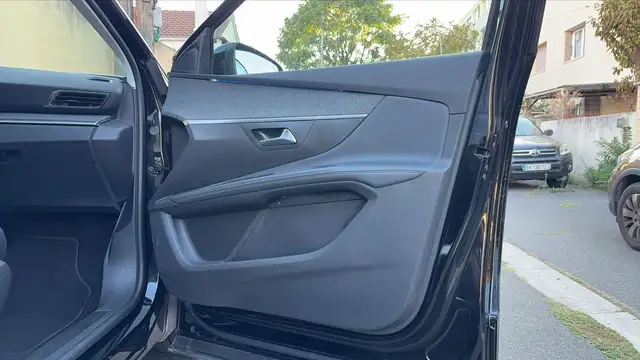 Peugeot 5008 view 24