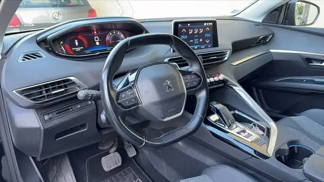 Peugeot 5008 view 8