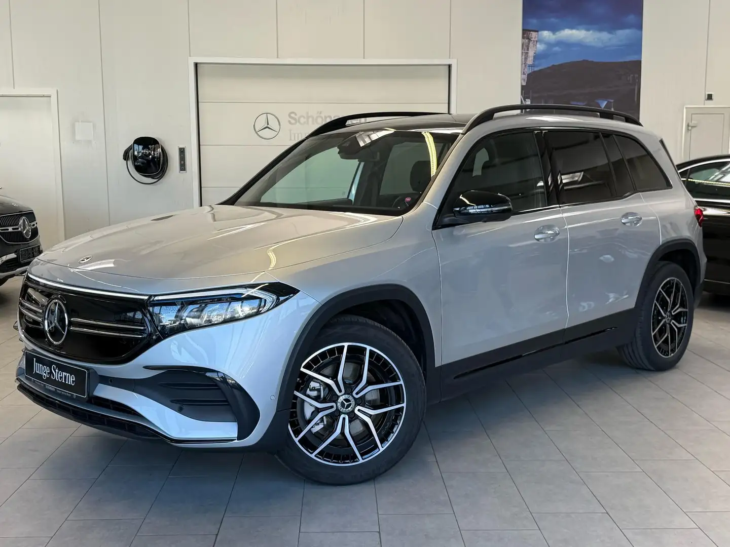 Mercedes-Benz EQB 300 4M AMG PANO+FAHRASSIST+BURMEST+360+MEMOR Srebrny - 1