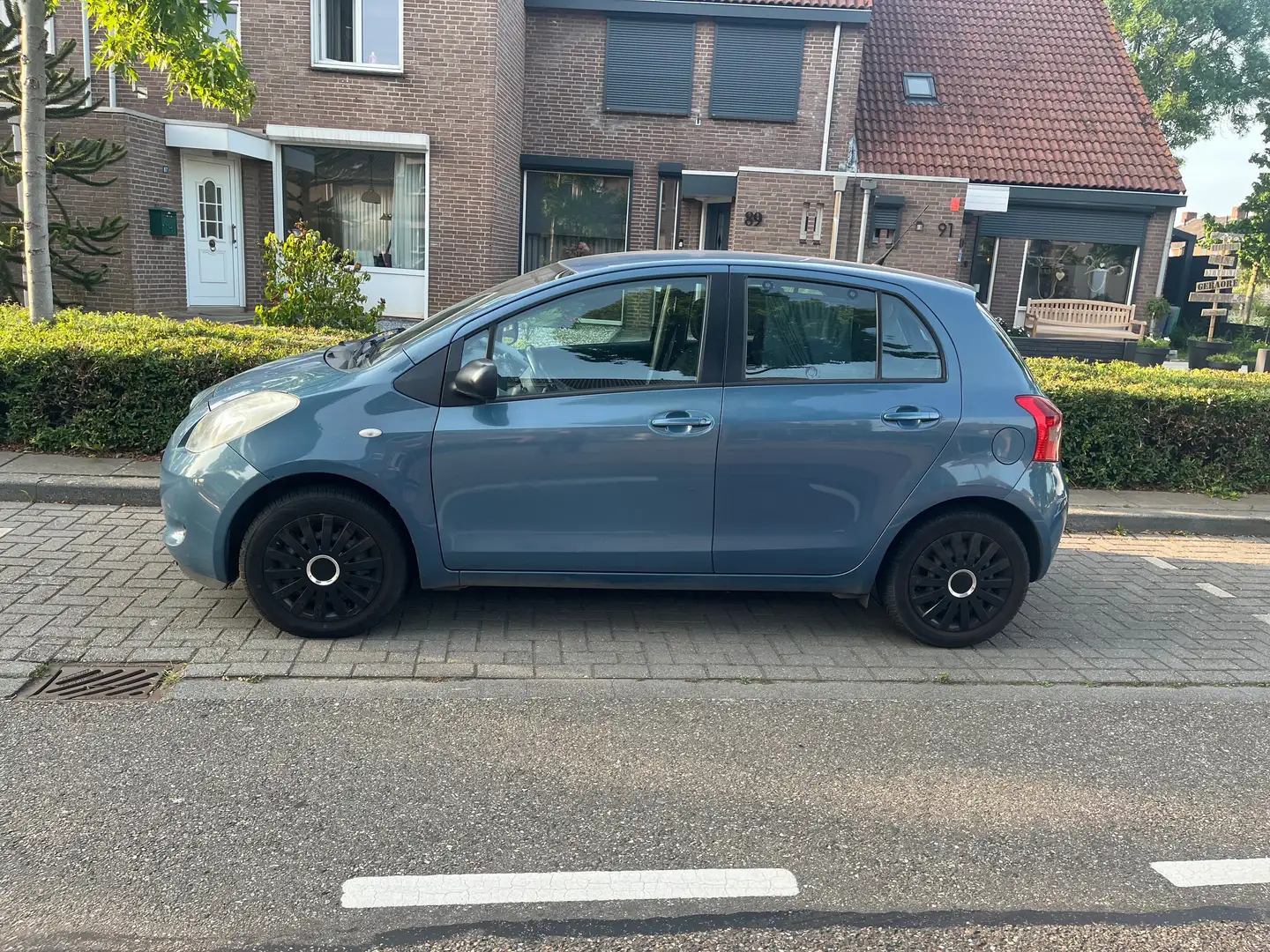 Toyota Yaris Yaris 1.0 VVTi Terra Modrá - 1