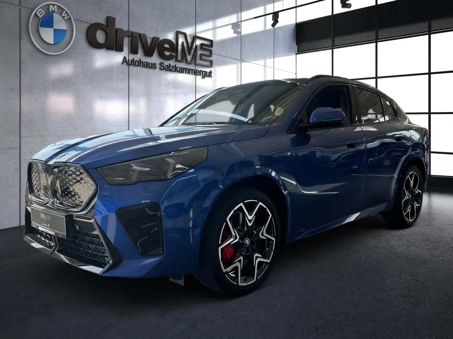 BMW iX2 iX2 eDrive20 M Sportpa Blau - 2