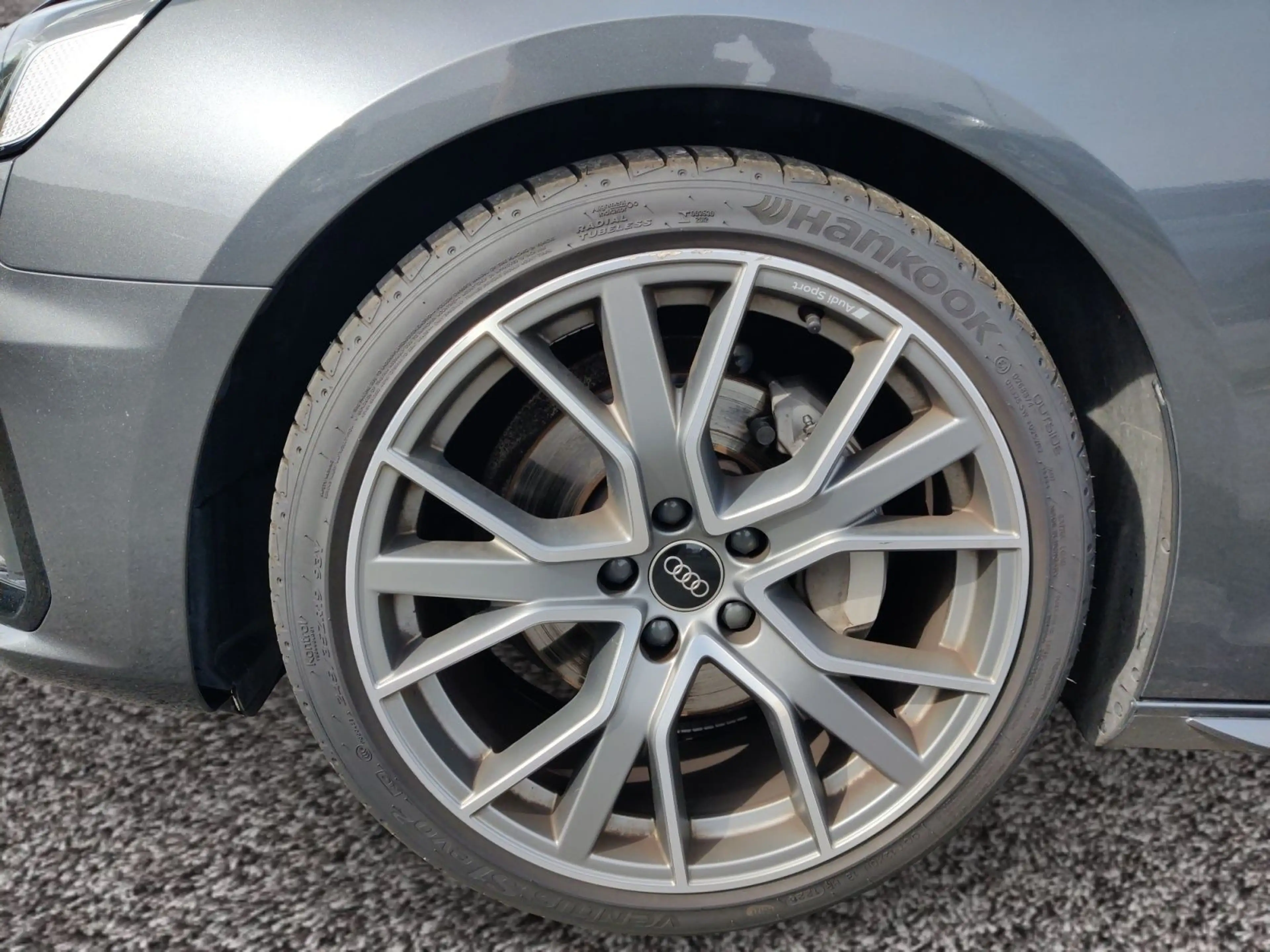 Audi A4 40 TDI S line quattro AHK Matrix — photo 11