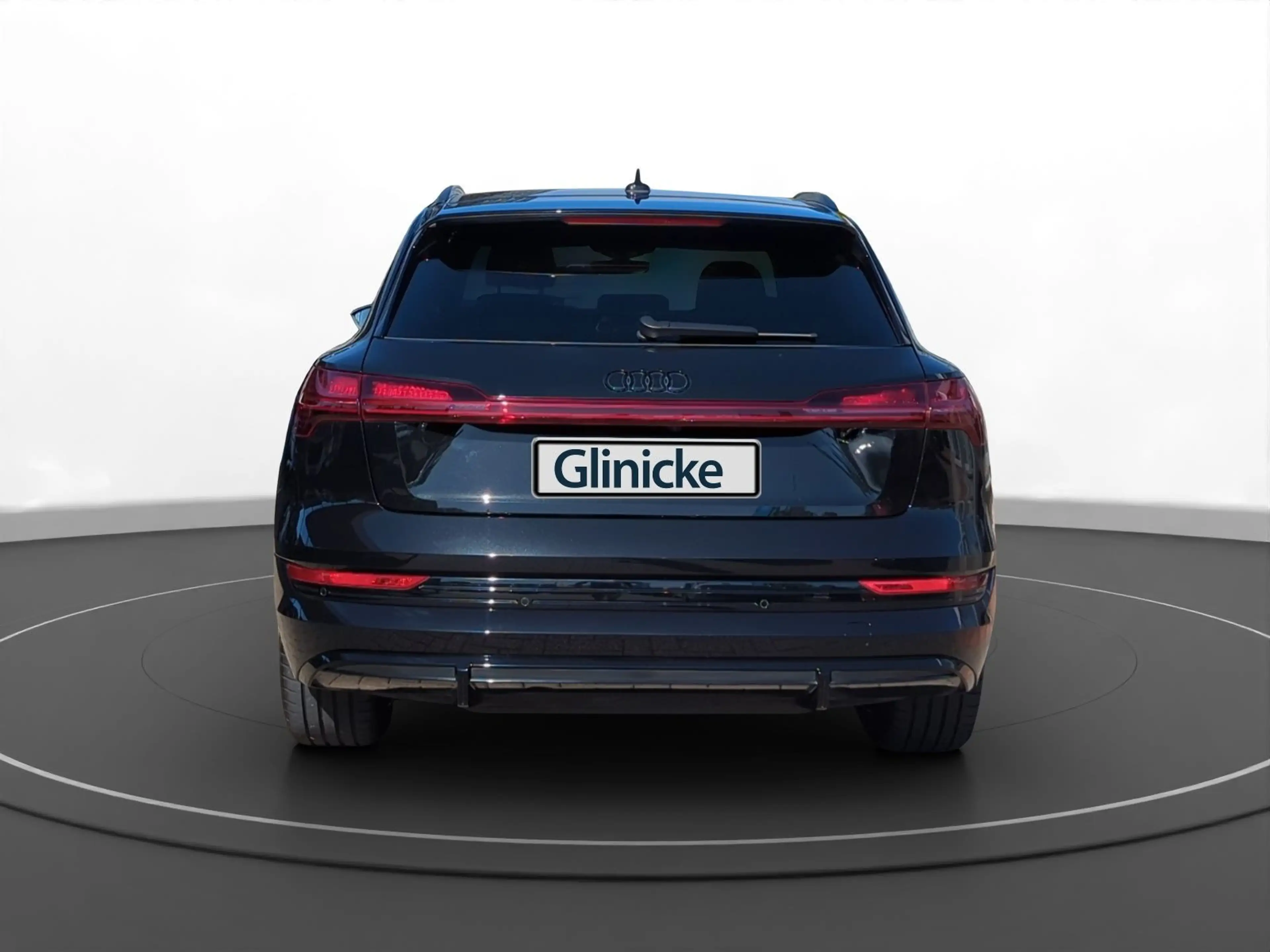 Audi e-tron 86 kWh quattro S line Navi AHK Pano PDC S — photo 3