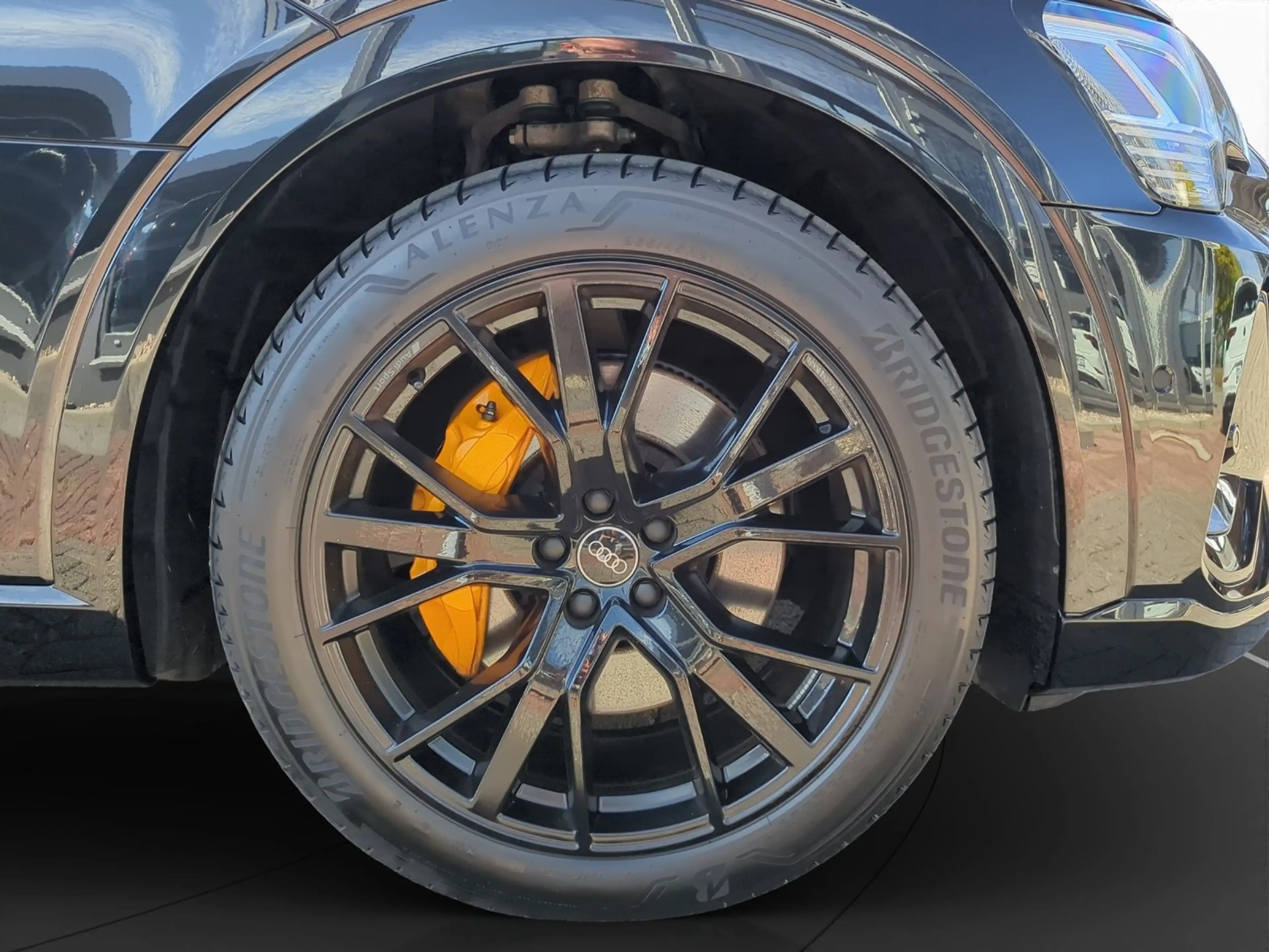 Audi e-tron 86 kWh quattro S line Navi AHK Pano PDC S — photo 6
