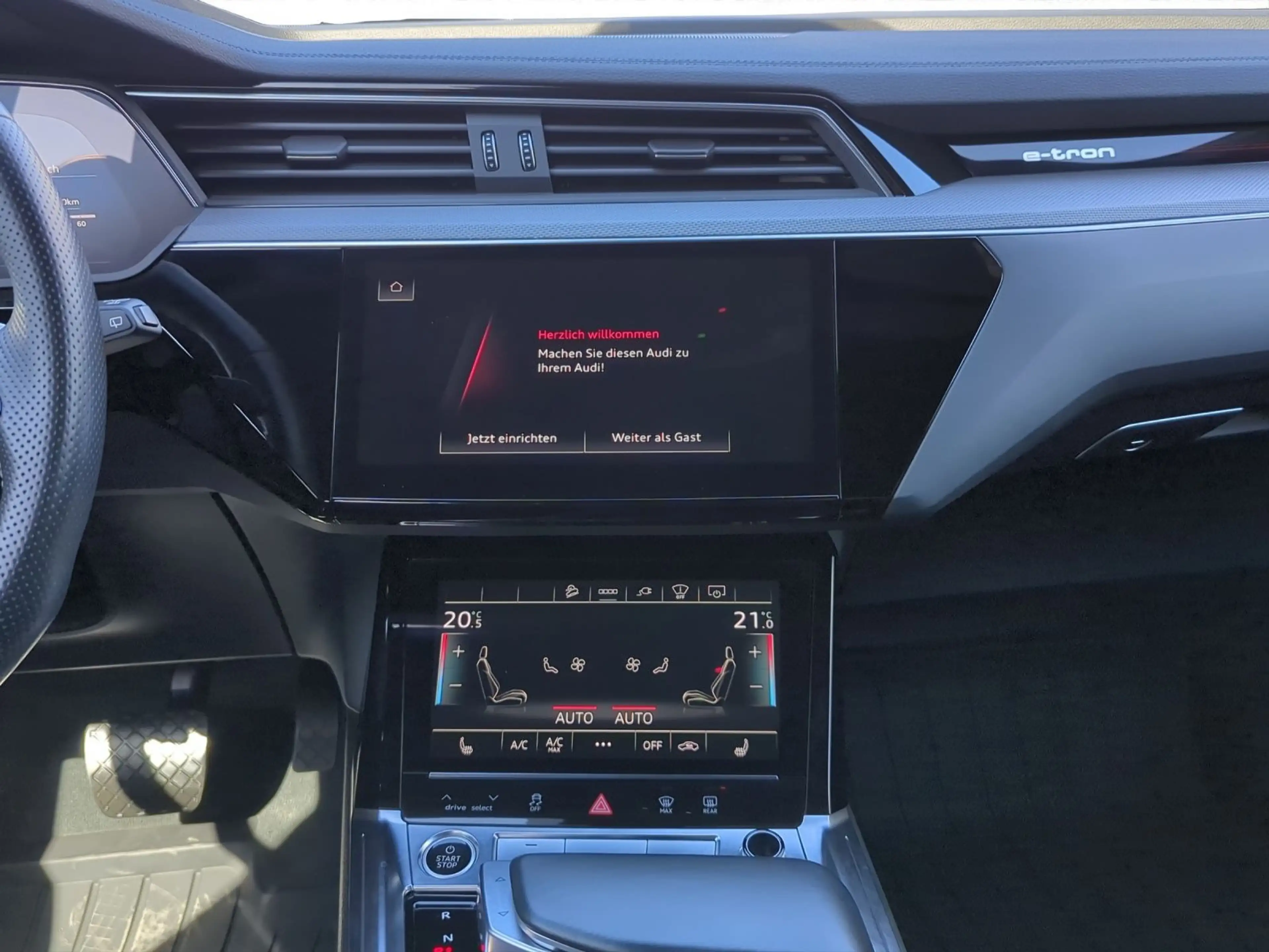 Audi e-tron 86 kWh quattro S line Navi AHK Pano PDC S — photo 10