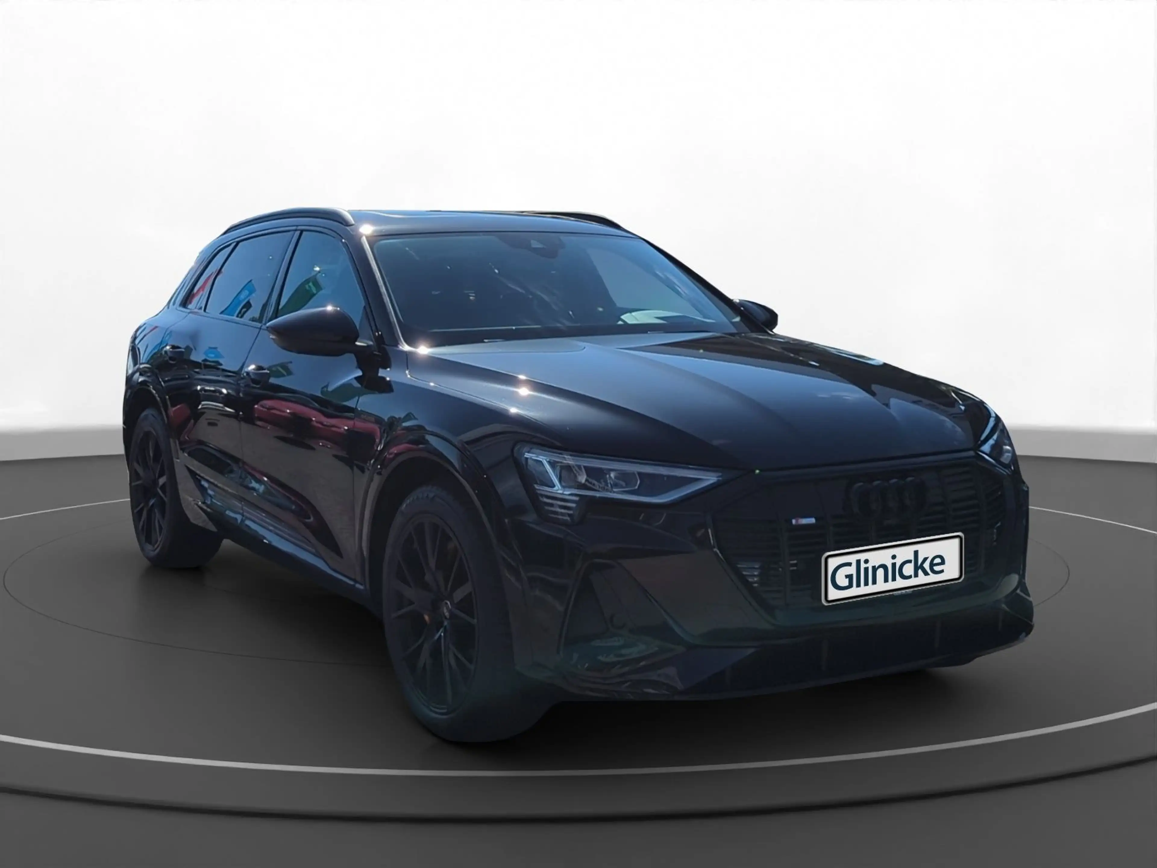 Audi e-tron 86 kWh quattro S line Navi AHK Pano PDC S — photo 5