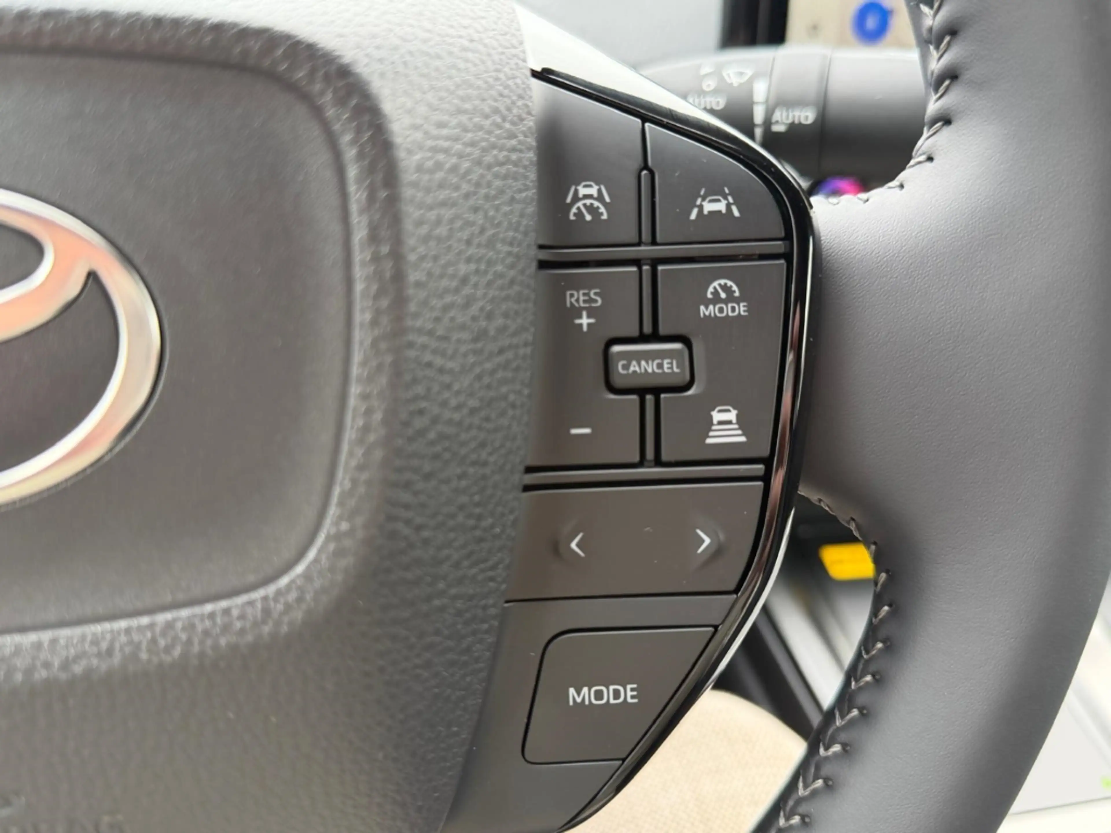 Toyota bZ4X 73 kWh Teamplayer LED NAVI 360 ACC SHZ ACP — photo 25