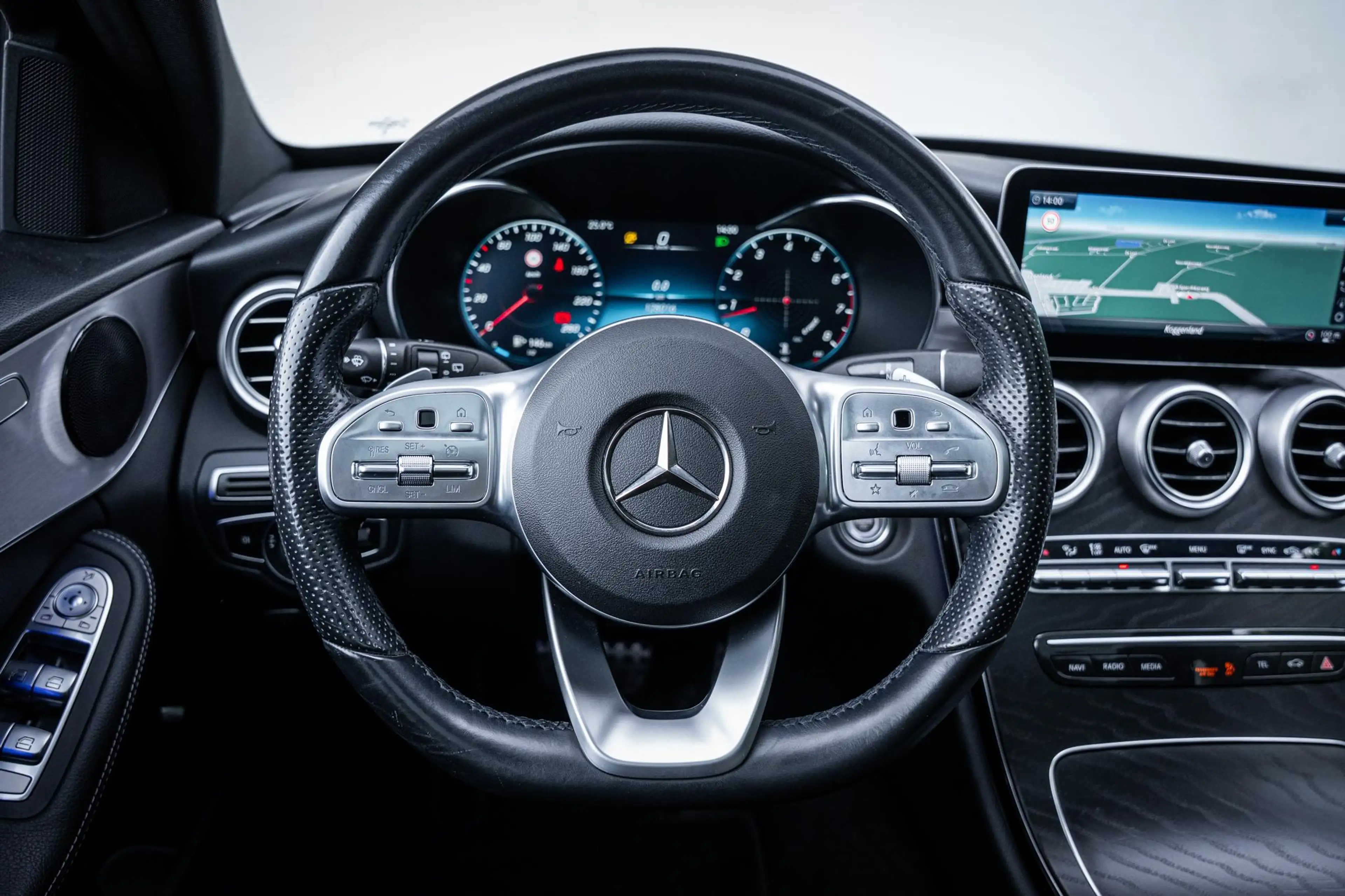 Mercedes-Benz C 180 Estate AMG Org.NL|Pano-dak|360°|Trekhaak|Carplay|D — photo 45