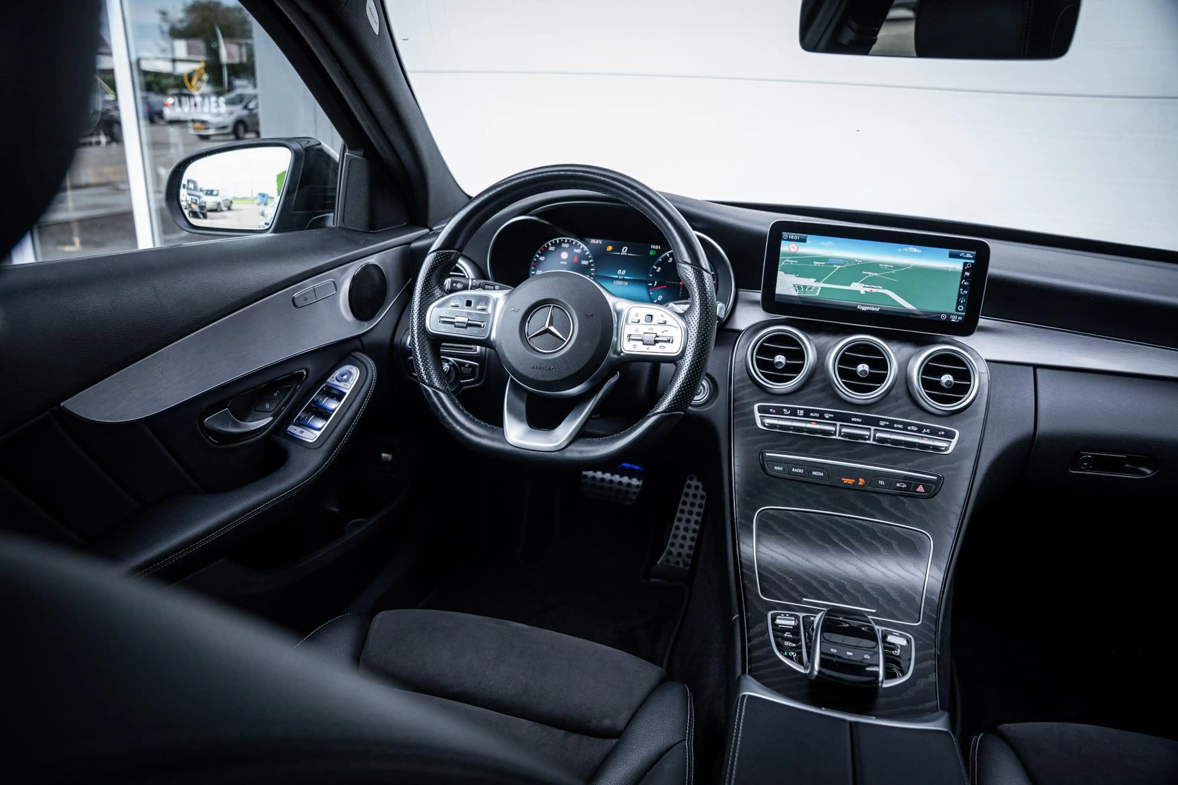 Mercedes-Benz C 180 Estate AMG Org.NL|Pano-dak|360°|Trekhaak|Carplay|D — photo 47