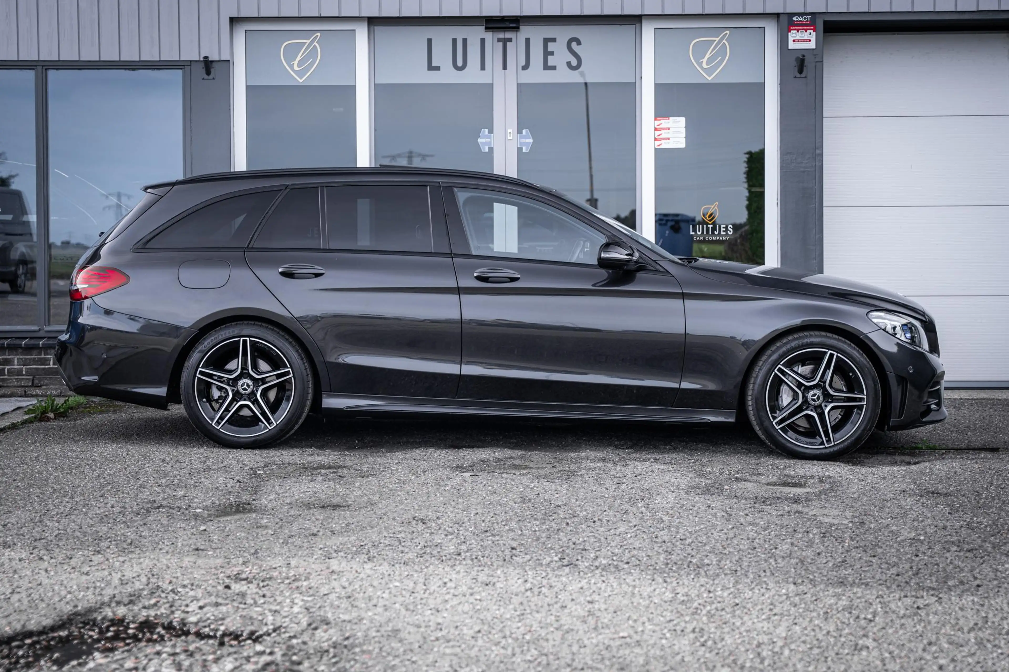 Mercedes-Benz C 180 Estate AMG Org.NL|Pano-dak|360°|Trekhaak|Carplay|D — photo 10